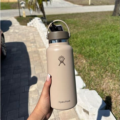 nude hydro flask